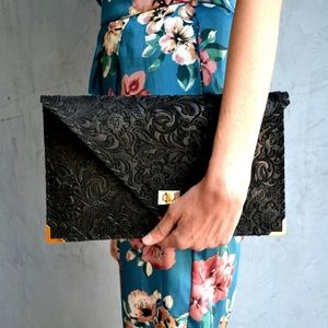BLACK LEATHER CLUTCH